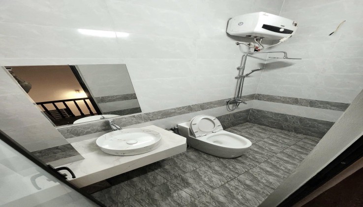 Cho thuê nhà ngõ 281 Đội Cấn KD ONL, Ở NHÓM 6 NGƯỜI, 35m2 x 4 tầng, 3 ngủ, 15 Triệu
